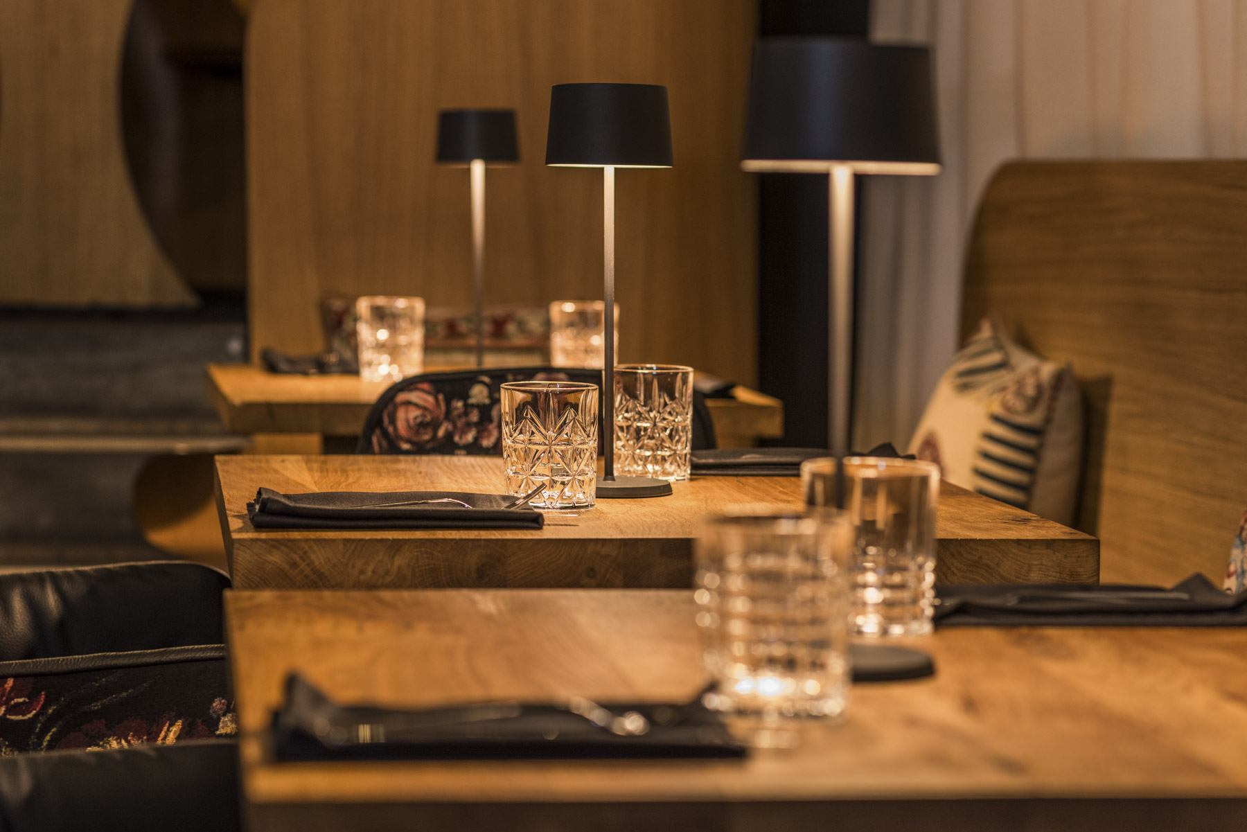 Maßgeschneiderte Tische